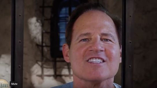 Watch Les Miles act out famous scenes from Silence of the Lambs, The Godfather and Independence Day (Featured)