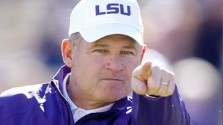 Les Miles has a promise for his players thinking of doing the Lambeau Leap in Green Bay this weekend (LSU)