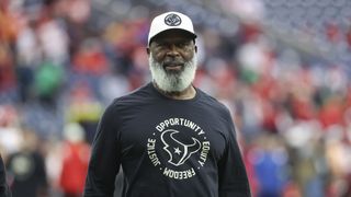 Illinois is working on a contract extension for Lovie Smith (Illinois)