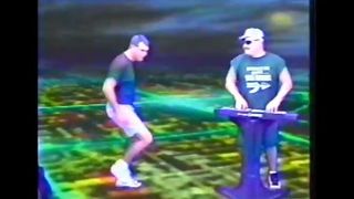 Watch Gus Malzahn dance to "U can't touch this" during his HS coaching days (video)