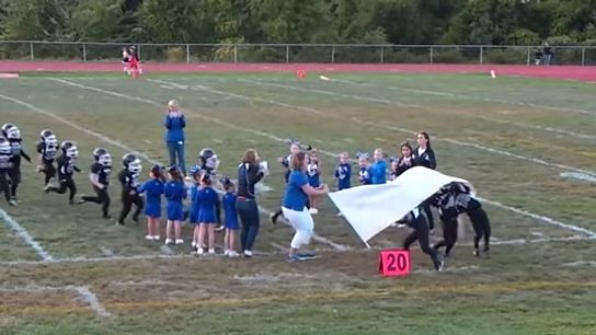 Here's the youth football blooper of the year (videos)