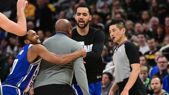 Coach brings his laptop to post-game press conference to complain about officiating (Mike Brown Sacramento Kings)