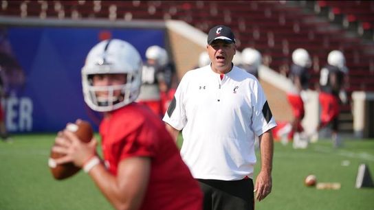 Report: Clark Lea looking at Cincinnati staff for offensive coordinator hire (Vanderbilt)