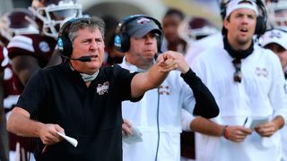 College Football Hall of Fame to adjust win percentage requirement, paving way to commemorate Mike Leach (Featured)
