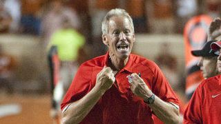 Bob Davie goes on passionate 12 minute discussion over controversial 4th down ruling (video)