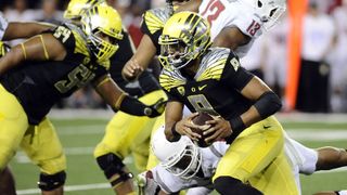Helfrich: "The best way to train QBs is to simulate reality" (Mariota)