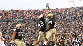A professional sports team is going to start keeping track of high-fives as a stat, and science says it's great idea (Featured)