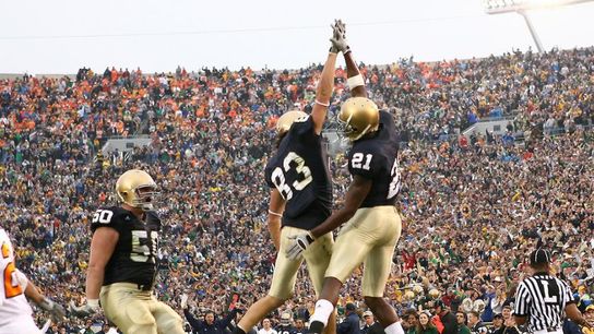A professional sports team is going to start keeping track of high-fives as a stat, and science says it's great idea (Featured)