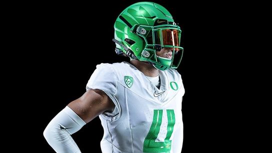 Oregon unveils 2019 uniform set (uniforms)