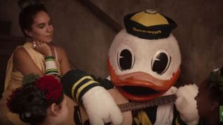 Video of the Day - The Oregon Duck wants a statue (Video of the Day)