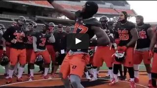 Video: With 50 push-ups on the line, Oregon State held an O vs. D dance off (video)