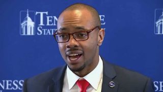 You've never seen an introductory press conference like this one (introductory press conference)