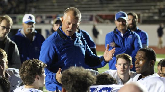 Video: High school coach goes viral with challenge to adults (Junction City)