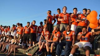 The simplest gesture during a homecoming parade provides a great reminder to HS athletes (Featured)