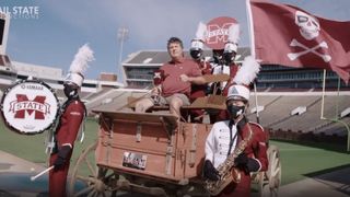Video: The Mike Leach bandwagon is officially taking applications (bandwagon)