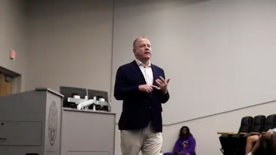 Video: Inside Brian Kelly's first team meeting at LSU (LSU)
