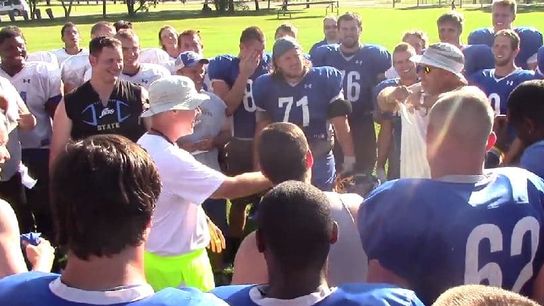 Video: Defensive coordinator goes "Incredible Hulk" at practice