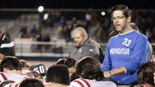 Coaches and opponents come together to find ways to creatively honor hospitalized teammate during game (high school)