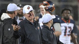 A bizarre state law is forcing Steve Spurrier's Florida AAF team to drive to Georgia to practice (Orlando Apollos)