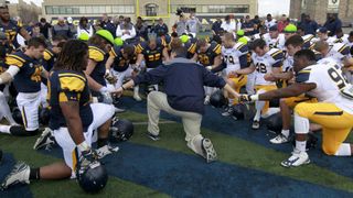 Following a complaint, Toledo's Matt Campbell will no longer lead team prayer (Featured)