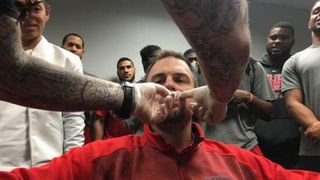 Video: Tom Herman gets fitted for his $15,000 grill (Tom Herman)