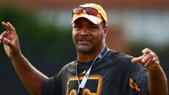 Tennessee LBs coach: "I've have seven seconds to make an impression on a kid."