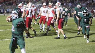 5 yards from their first win, a Texas HS program decided to take a knee and remind us of an important life lesson (The Woodlands)