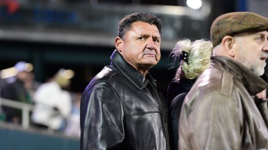 Details on Ed Orgeron's new LSU contract, plus other support staff salaries (Ed Orgeron)