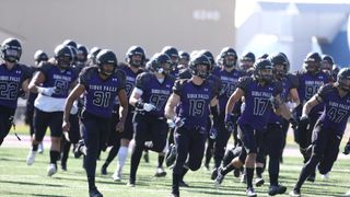 Sources: Sioux Falls assistant stepping away from coaching; program seeks offensive help (Featured). Photo by Sioux Falls