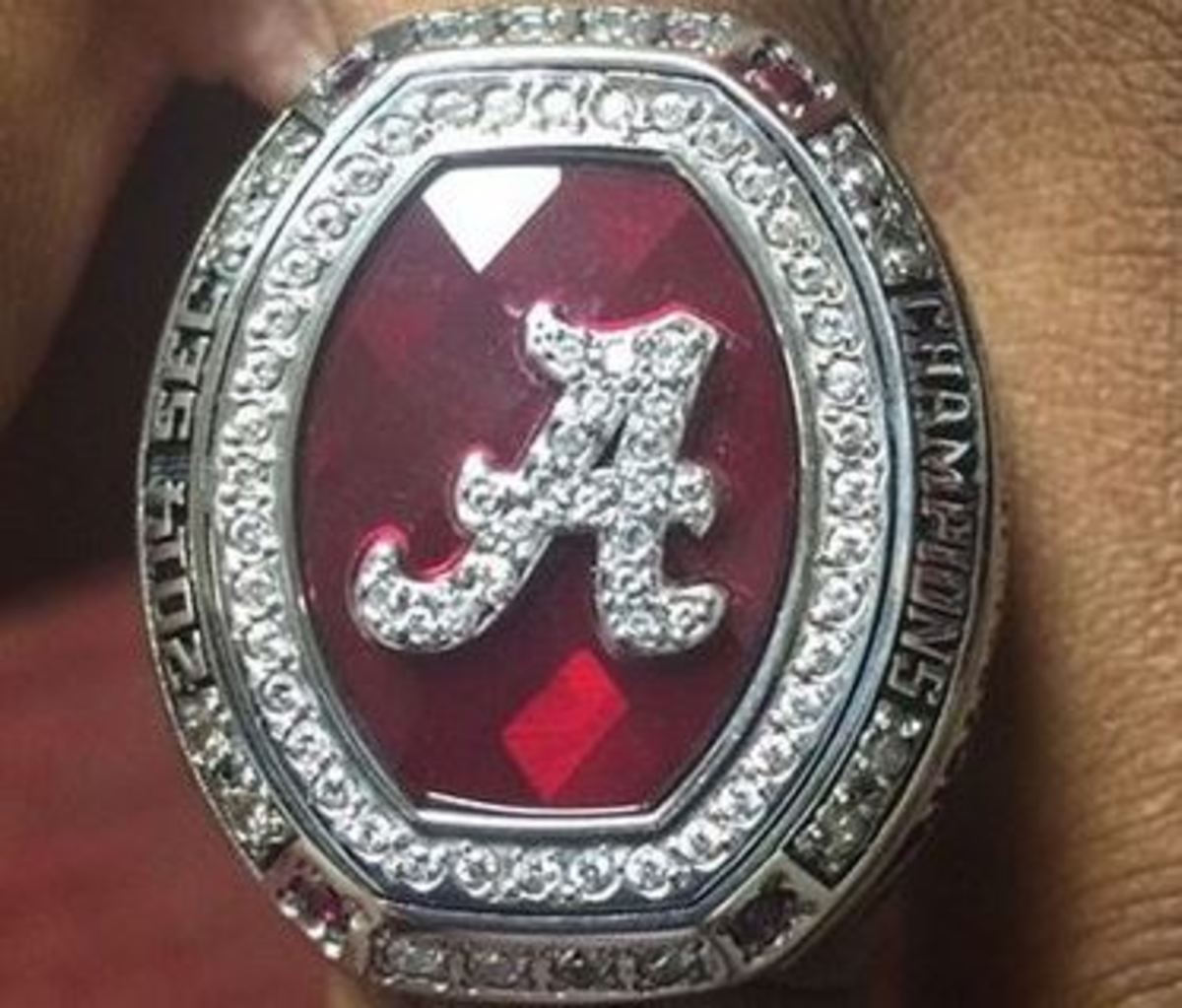 Photos Alabama has received their SEC Championship rings FootballScoop